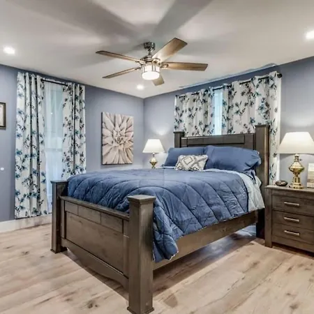 Stockyards! Less Than 3 Mins-Sleeps 8 -Gable House Fort Worth Exterior photo