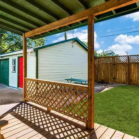 Stockyards! Less Than 3 Mins-Sleeps 8 -Gable House Fort Worth Exterior photo