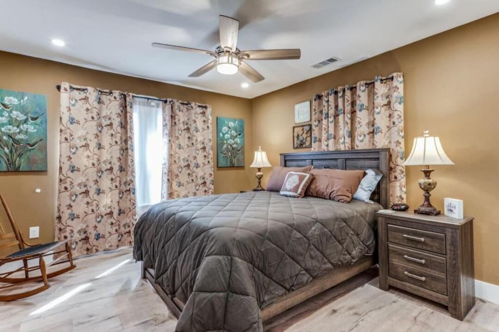 Casa vacanze Stockyards! Less Than 3 Mins-sleeps 8 -gable House *